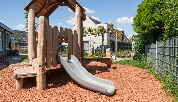 Zonnekinderen Kdv Het Klokhuis Duiven Buitenspeelruimte Glijbaan